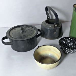 Jarra, Caldera, Olla y Tres Tazas Esmaltadas - imagen 2