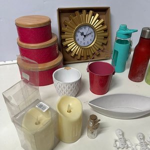 Lote Variado: Reloj Sol Dorado, Cajas Organizadoras Rosadas, Botellas, Velas y Más - imagen 7