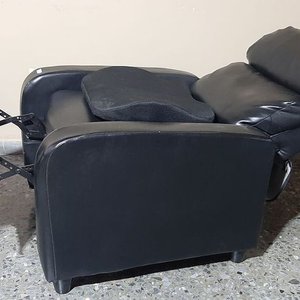 Sillón Reclinable Negro con Almohadón - imagen 3