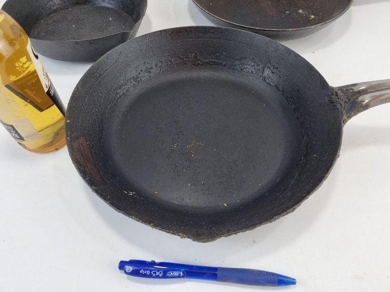 Sartenes de hierro fundido en buen estado - imagen 3