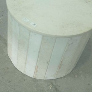 Mesa de Living con Base de Mármol y Tapa de Vidrio Cuadrada - imagen 3