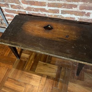Mesa Ratona Rectangular de Madera Oscura con Detalle Diamantado - imagen 3