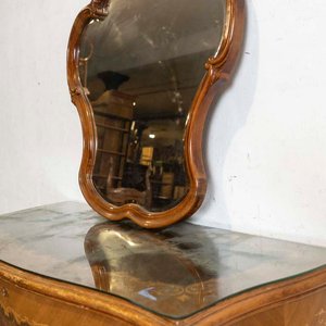 Cómoda Secretaire Francesa Tallada con Marqueterie Floral y Espejo Biselado - imagen 3