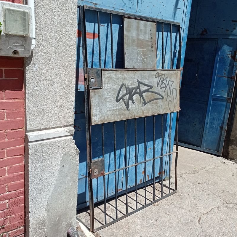 Puerta de reja metálica en varilla 16mm - imagen 3