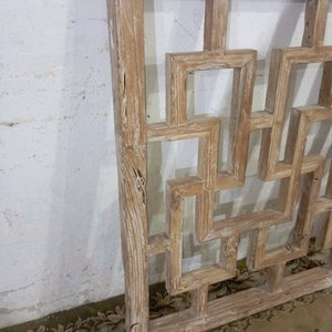 Respaldo de Cama de Madera con Diseño Geométrico Calado - imagen 4