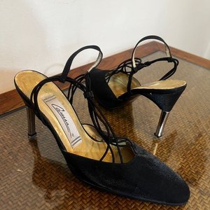 Zapatos de Fiesta Caressa Talle 37 Negro con Brillo y Taco Dorado - imagen 3