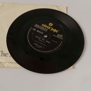 Vinilo Single Los Beatles - Ella Te Ama - Odeón Pops - Edición Argentina - imagen 2