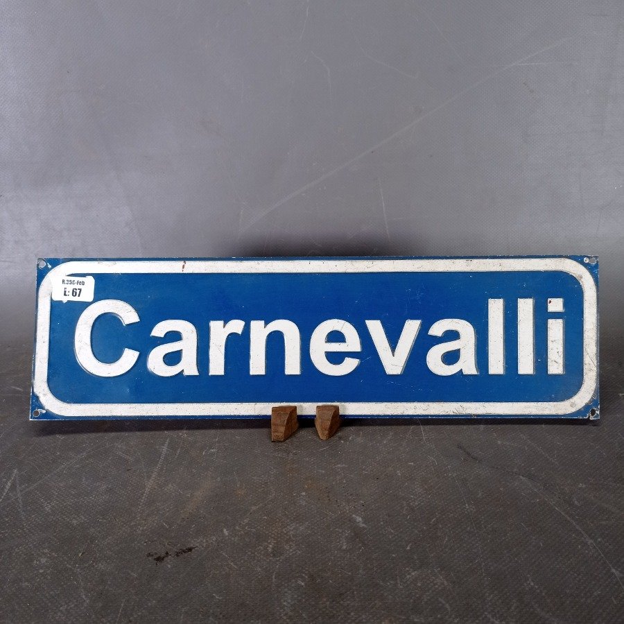 Placa metálica con inscripción en relieve 'Carnevalli' - imagen 2