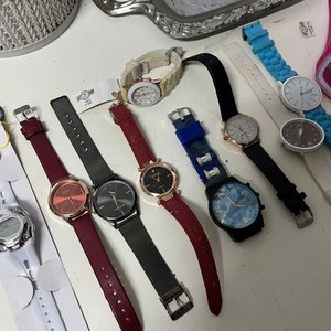 Lote de 10 Relojes, 2 Bandejas y Papelera - imagen 11