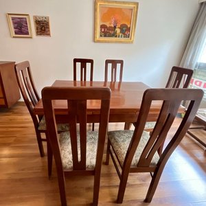 Juego de Comedor de Madera: Mesa Extensible y 6 Sillas Tapizadas - imagen 4