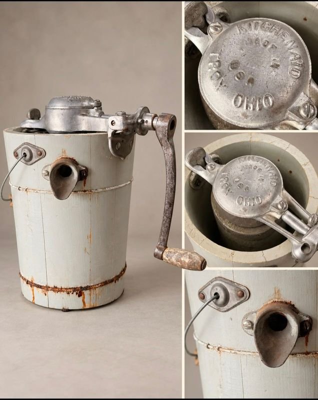 Antigua Máquina de Helados a Manivela "KitchenAid" con Tacho de Madera