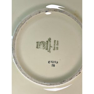 Juego de Porcelana Bavaria Beige con Flores: Plato Torta y 11 Platos de Postre - imagen 4