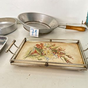 Lote de Utensilios de Cocina: 2 Sartenes de Aluminio, Bandejas de Acero Inoxidable y Bandeja Antigua Decorativa - imagen 3