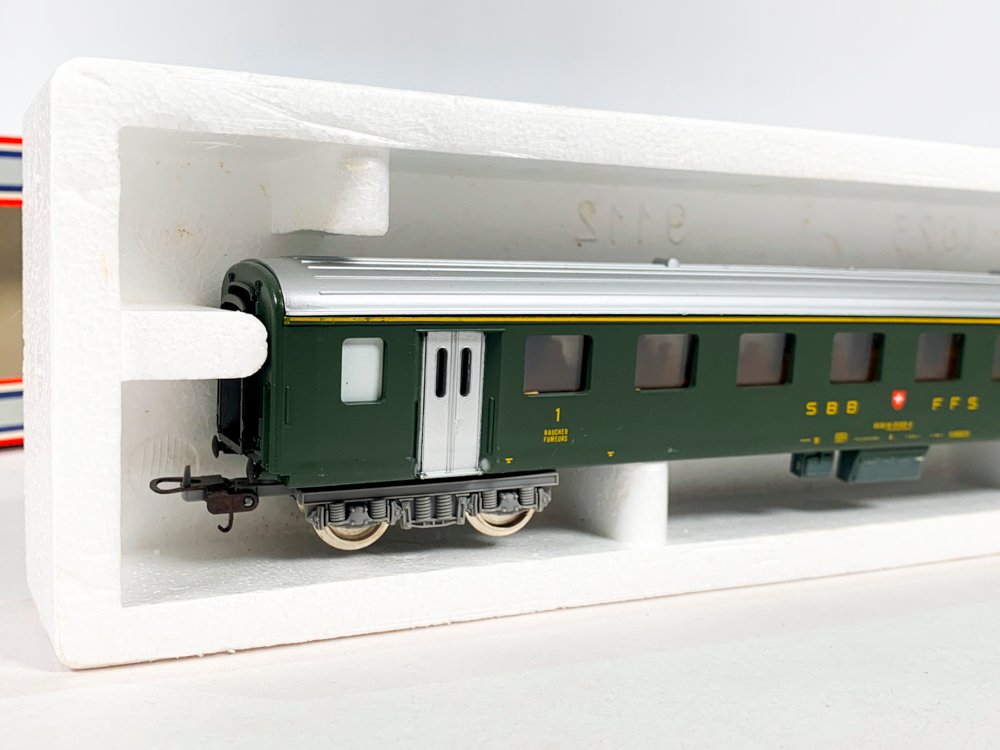 Vagon de tren modelo Lima, color verde y gris - imagen 3