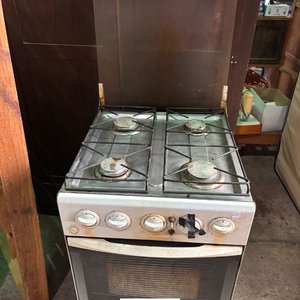 Cocina a Gas Blanca con Horno - imagen 1