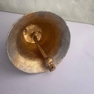 Campana de Bronce Número 4 con Martillo - imagen 1
