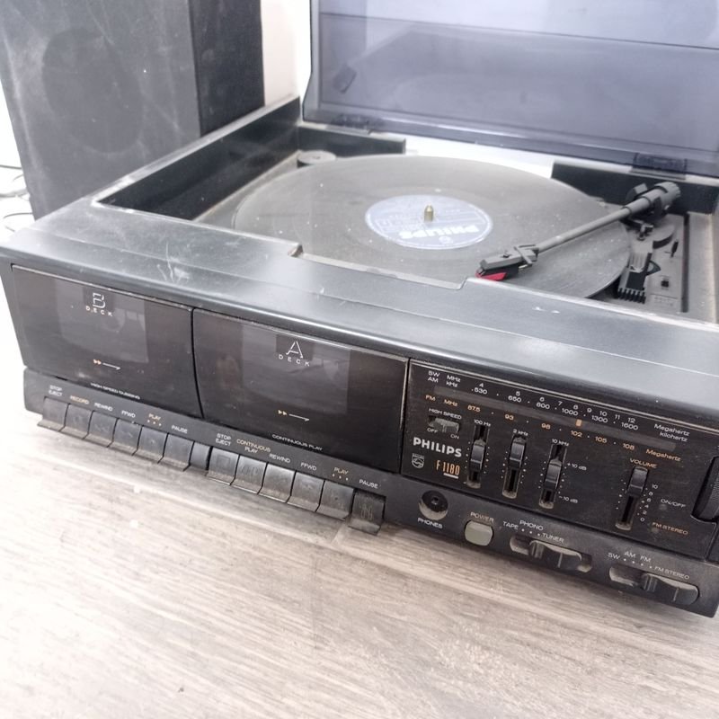 Equipo de audio Philips con parlantes en madera - imagen 3