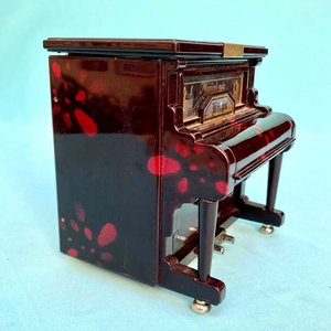 Alhajero musical con forma de piano. Funcionando.  Ver video. 13 cm x 10.5 cm x 14 cm. - imagen 6