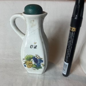 Juego de Aceitera y Vinagrera de Loza con Tapa y Diseño de Uvas - imagen 2