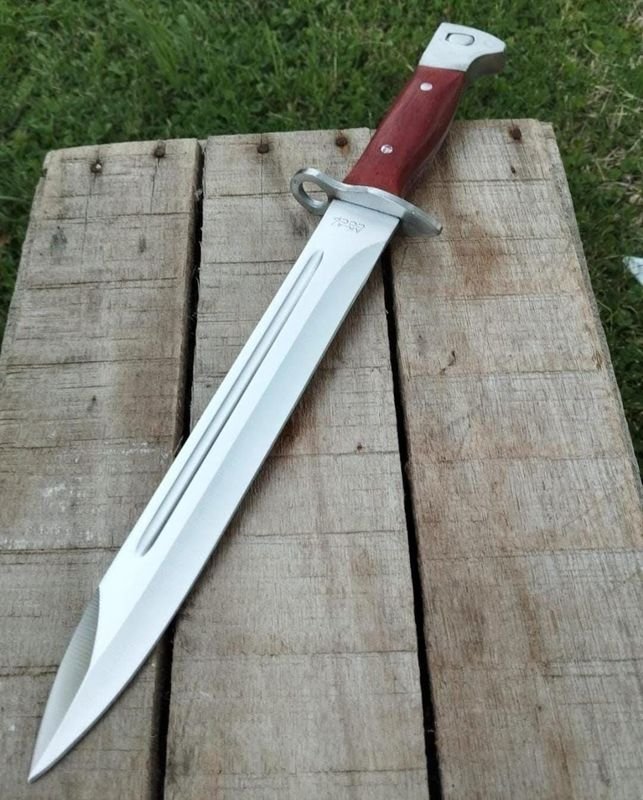 Lote siguiente: Cuchillo AK-47 con hoja de acero de alta calidad