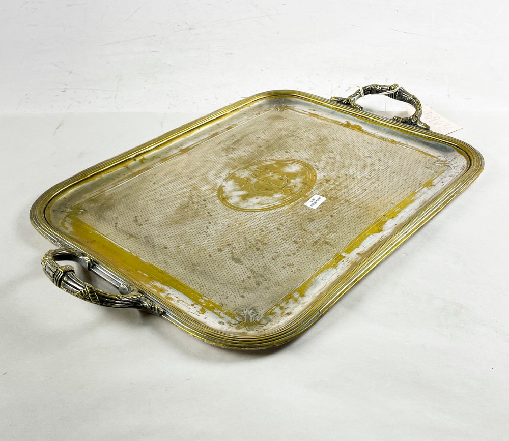 Bandeja en metal asas laterales de 46,5 x 37 cm