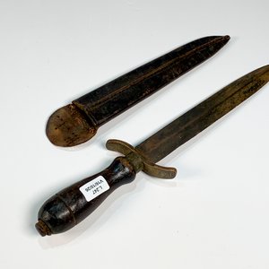 Cuchillo Antiguo con Hoja de División Central y Vaina de Cuero - imagen 2