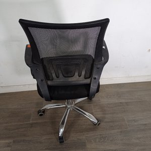 Silla Giratoria de Escritorio Negra con Respaldo de Malla - imagen 4