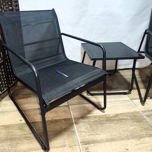 Juego de Jardín Negro: 2 Sillones y Mesa con Tapa de Vidrio - imagen 4