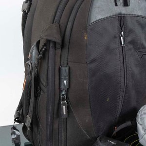 Mochila Negra con Estuches y Correas para Cámara - imagen 2