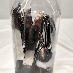 Lote siguiente: Juego de 24 Cubiertos Acero Inoxidable con Mango Plástico y Cuchillos para Carne