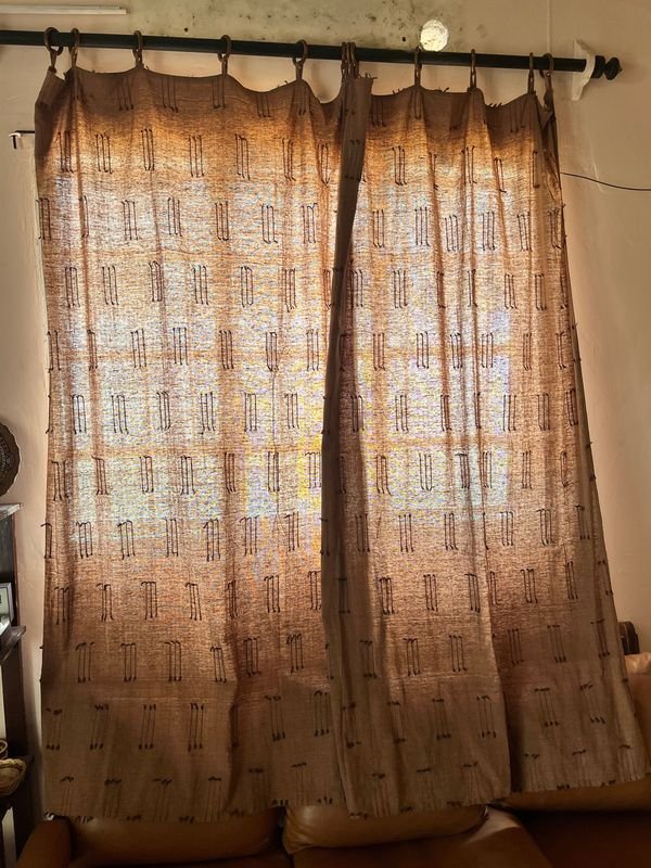 Lote anterior: 6 CORTINAS