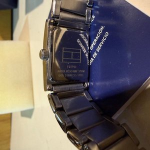 Reloj de Dama Tommy Hilfiger Modelo F80193 Plateado - imagen 4