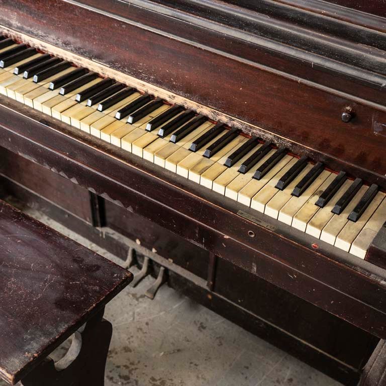Piano vertical "Autopiano Co. New York" y banqueta para la venta - imagen 2