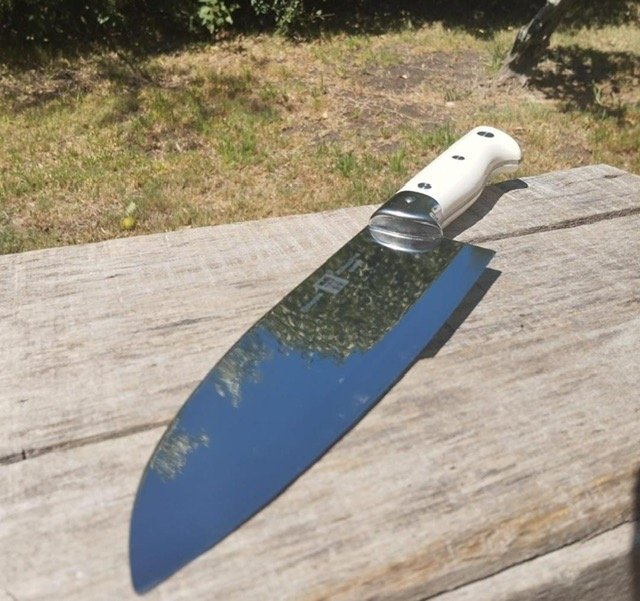 Lote anterior: Cuchillo profesional con hoja espiga corrida de 20 cm
