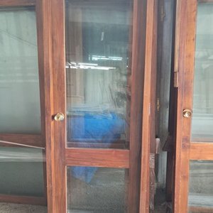 Lote anterior: 5 Puertas de Madera Maciza Pino Brasil con Vidrios