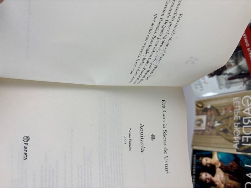 Lote de 6 libros Novela histórica y ensayo. Autores destacados. - imagen 4