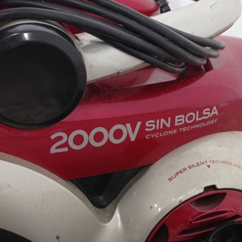Ufesa Aspiradora Completa con Caja y Funcionalidades Avanzadas - imagen 3