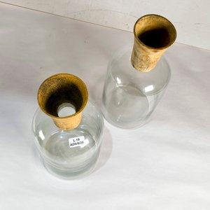 Dos Botellones de Vidrio Hialino con Pico de Madera - imagen 2