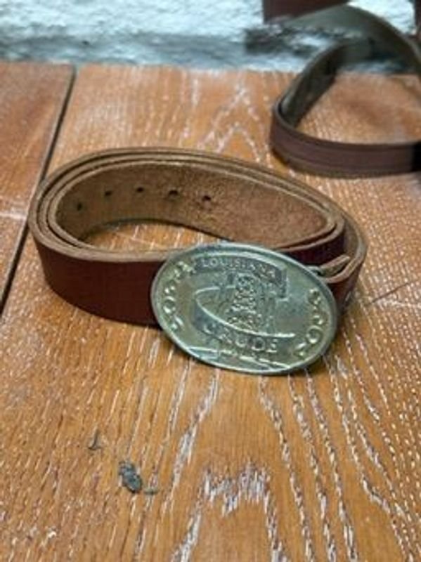 Lotes de cintos y estuches de cuero en excelente condición - imagen 4
