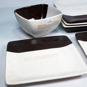 Set de 7 Piezas de Porcelana Esmaltada Blanca y Negra: Platos y Compoteras - imagen 3