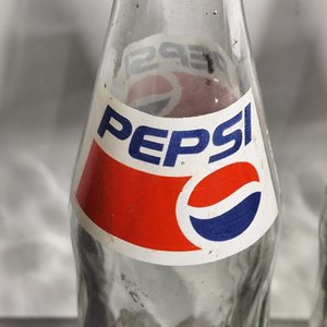 Dos Botellas Antiguas de Pepsi Cola - imagen 2