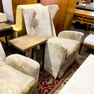 Sillón de Estilo "Orejero" Tapizado con Diseño Floral - imagen 2