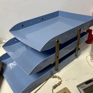 Lote Variado: Calculadoras, Organizador Azul, Reloj Despertador, Luces y Más - imagen 3