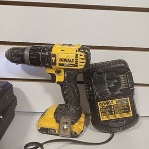 Taladro Atornillador Dewalt 20V con Cargador, Batería y Valija - imagen 2