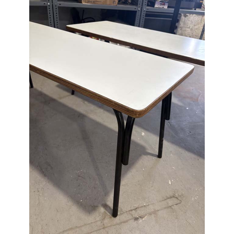 Bancos rectangulares de madera y base de hierro - imagen 2