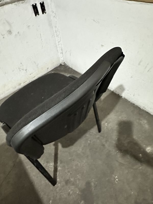 Silla de Auditorio en Mala Condición - imagen 2