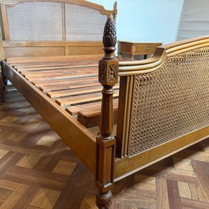 Cama de 2 Plazas Estilo Luis XVI con Respaldo y Piecera Esterillados - imagen 7