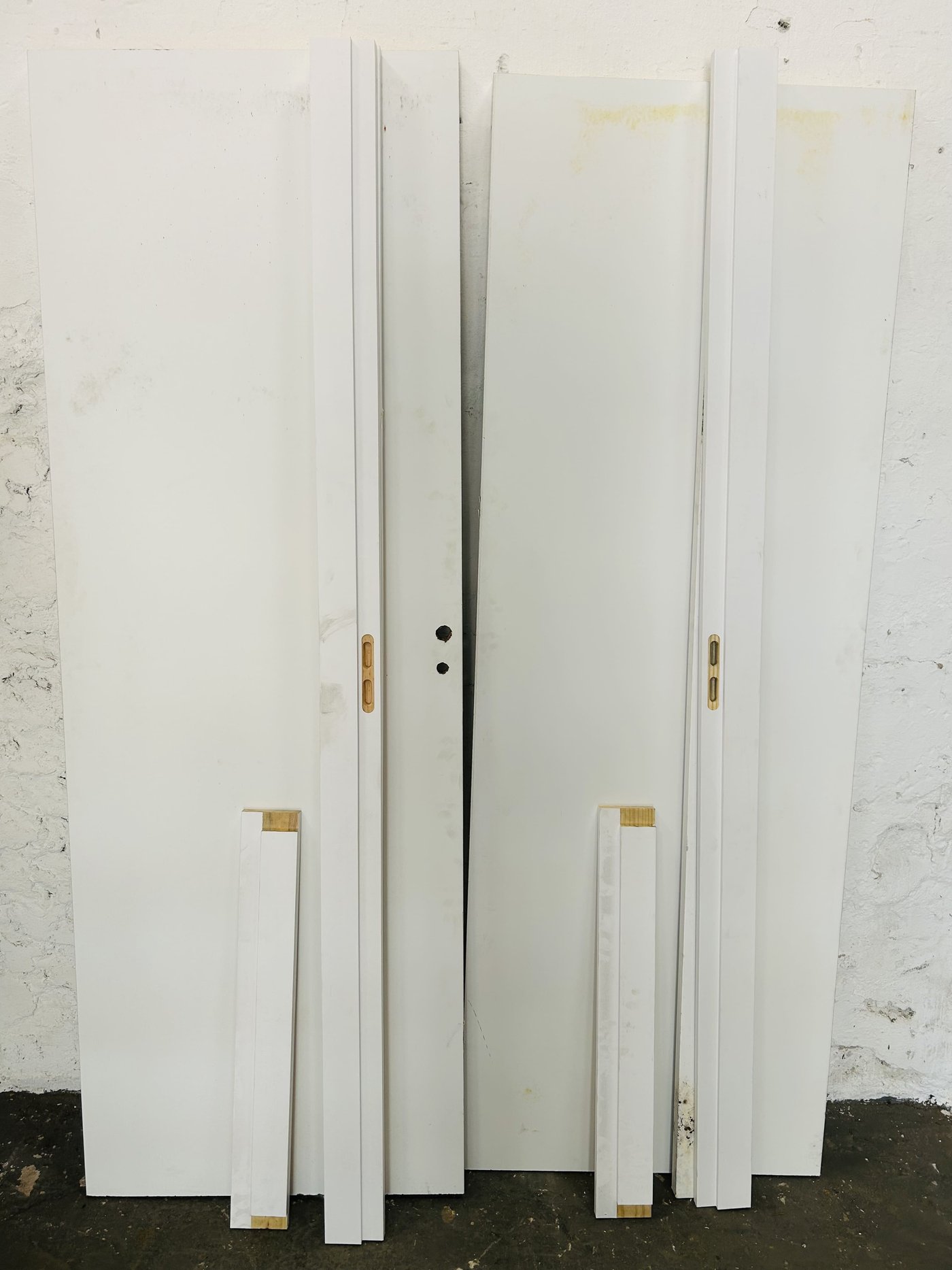 Lote #089 – Dos puertas de madera interior con marco sin pestillos ni llaves – 70x202cm