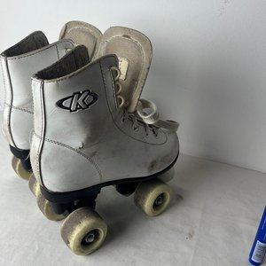 Par de Patines Clásicos Blancos para Niño, Talle 32 - imagen 3