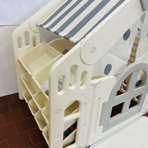 Casita de Juguetes Plástica Infantil con Alfombra de Juego - imagen 4